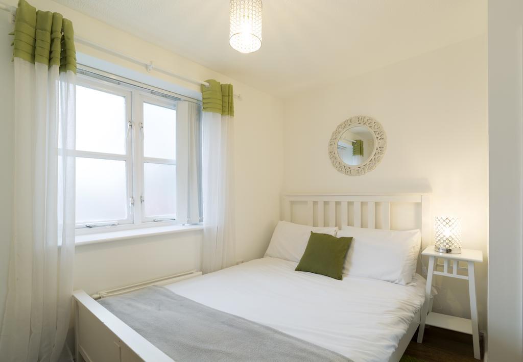 Quiet Riverside Apartment ロンドン エクステリア 写真